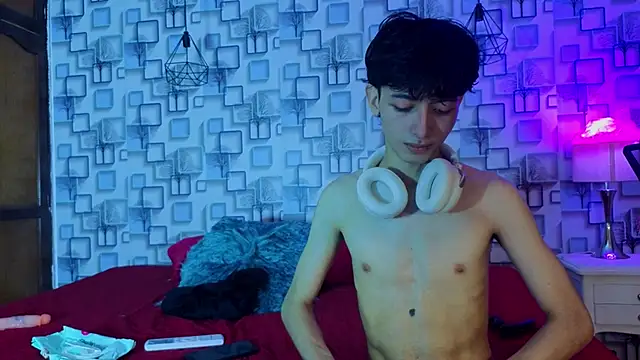 Twink_Sebas7 webcam