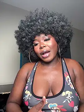 WomanNextdoor1 webcam