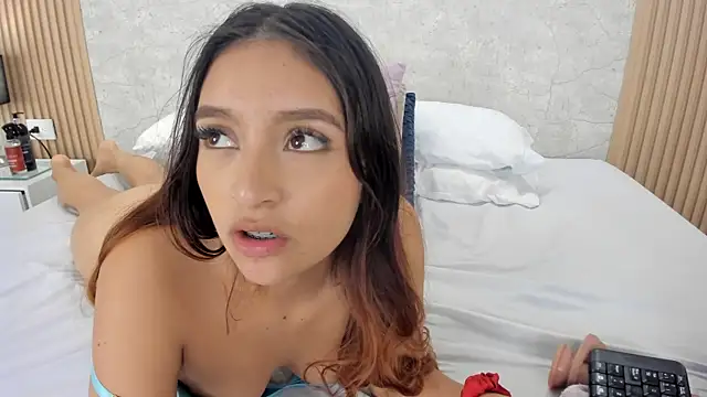 NaomyCollins__ webcam