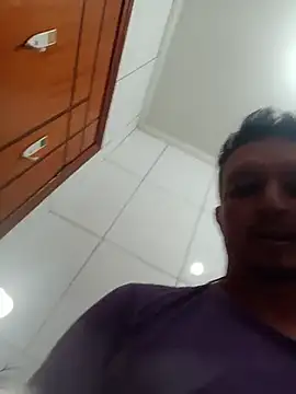 Suamulherfeliz live cam on StripChat