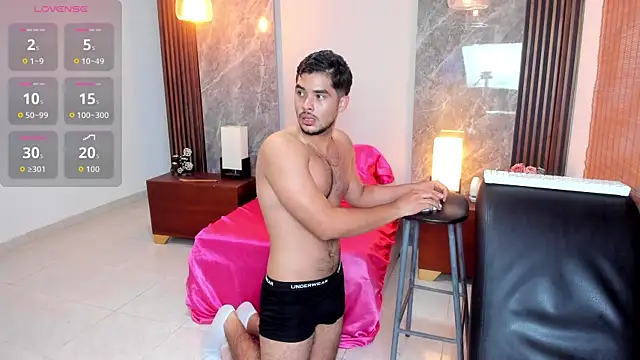 luciano_vitale (M young) - Bodyoil full naked