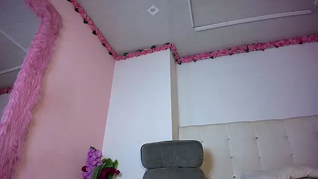 lilyth_bloom webcam