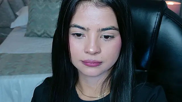 Layla_Breezee webcam