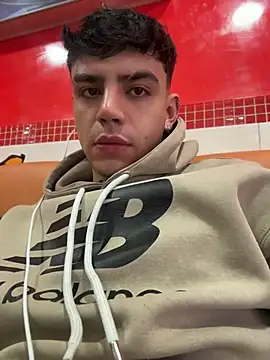 aronnhidden webcam