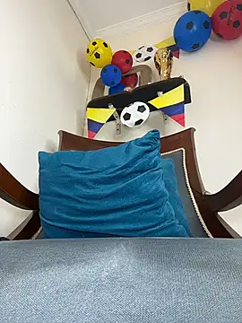 LilaRvsh webcam