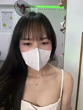 Lov3lily webcam