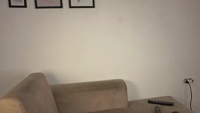 striptease chat Pamela Tomas
