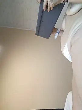 jein_palacios (F mature) - touch ass with finger 💥