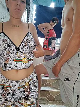 HOTANDSKINNY webcam