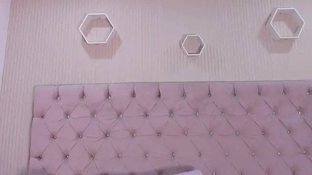 ZarinaWynne webcam