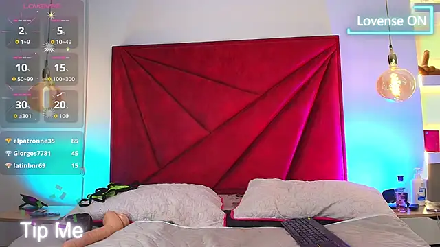 NahomiRoss webcam