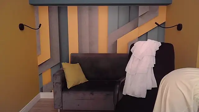 EllaLong webcam