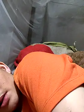 gio-thu live cam on StripChat