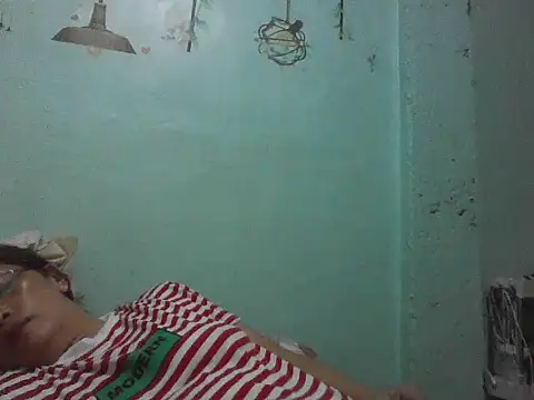 momshe2026 live cam on StripChat