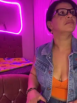 Selin_Sweet9 live cam on StripChat