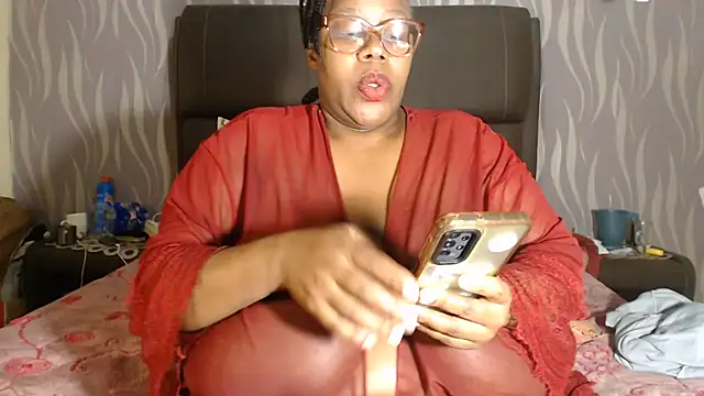 BoobsQueen46K webcam