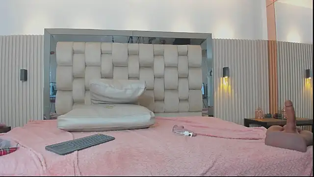 noah_pariss webcam