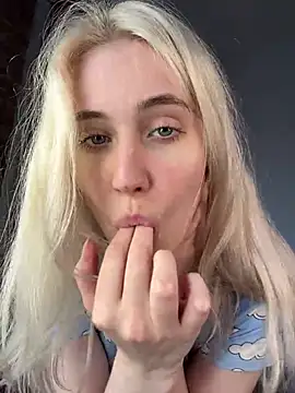 LovelyMiu webcam