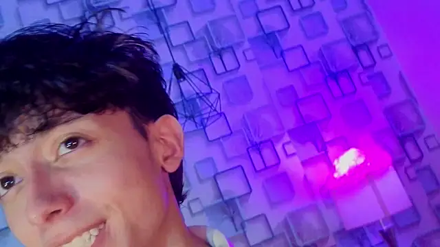 Twink_Sebas7 webcam