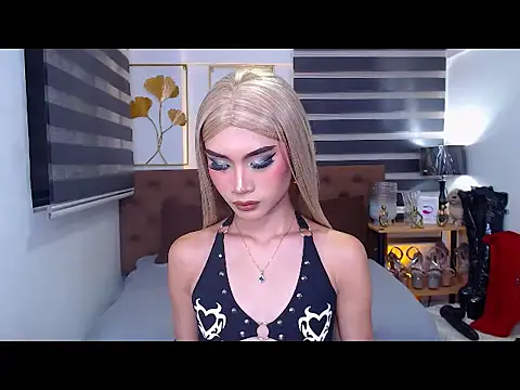 JuicyCockThea webcam