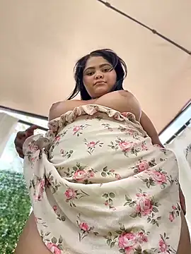 HoneyBunXXX webcam