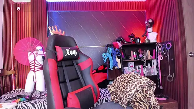 XiaQueen live cam on StripChat