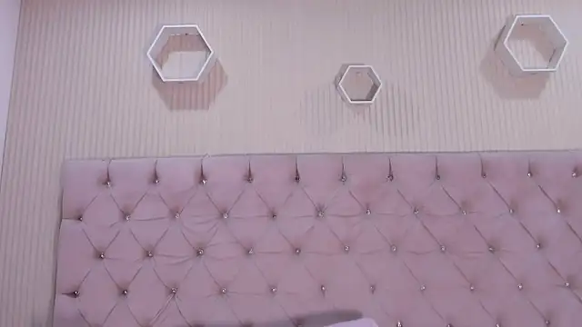 ZarinaWynne webcam