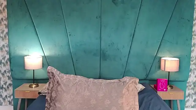 Aaron_Eze webcam