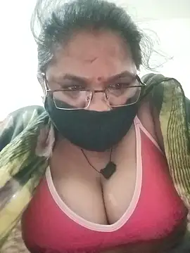 Menka_cut34 webcam