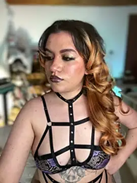 NikkiNix webcam