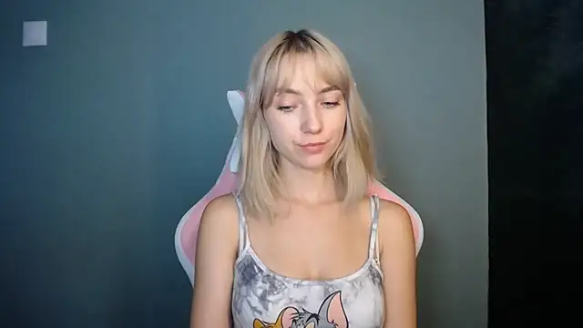 LuciaYoung webcam