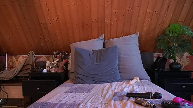 TessaWinter webcam