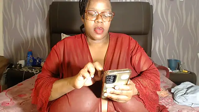 BoobsQueen46K webcam