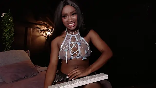 nikkystorm1_ webcam