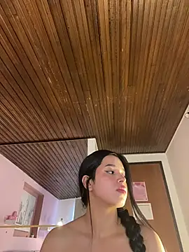 LunaMoore_Pink webcam