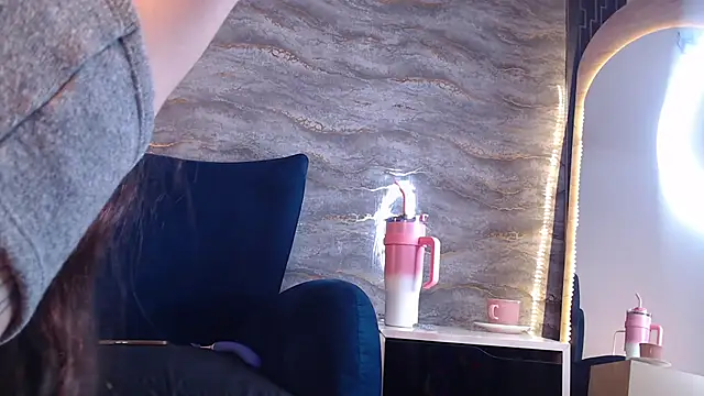 Mia_Luxor webcam