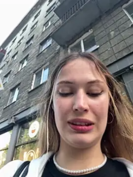 blonde_exe webcam