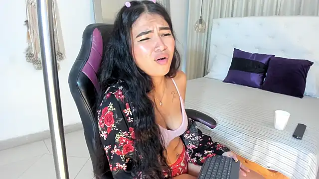 online chatroom Sophi Lee 