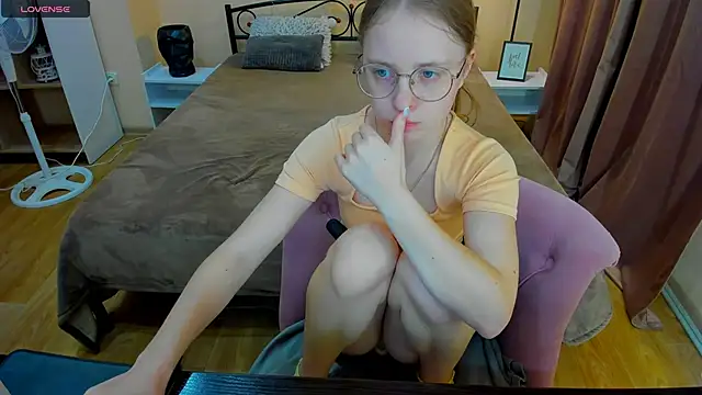 WhiteWingsDoll webcam