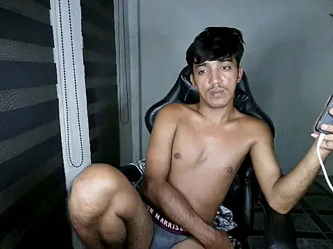 spicy_rowycam (M young) - Removed Underwear
