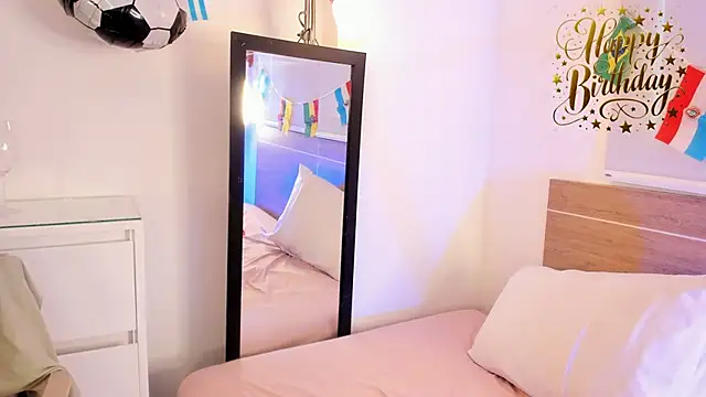miaa_daniels webcam
