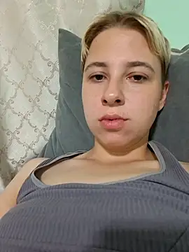 Gussie_Bridie webcam