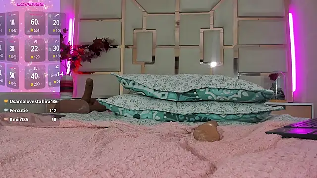 luna_maisonn webcam