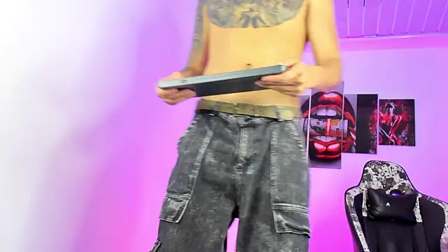 eithan_boy_ webcam