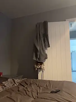 Poppylooloo webcam