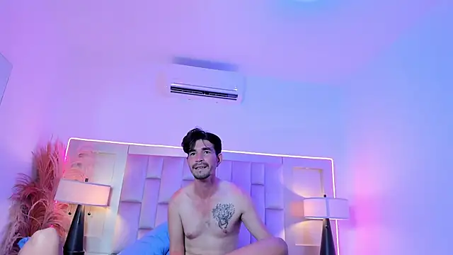Luna_and_Axell webcam