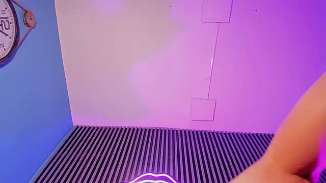 Luna_roose1 webcam