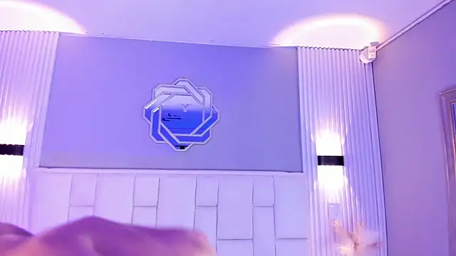 NanaOsaky webcam