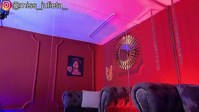 Julieta_Russell webcam