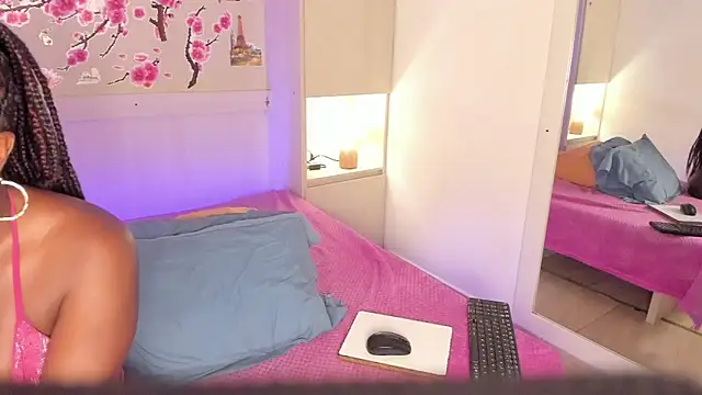 TaylorBloom webcam